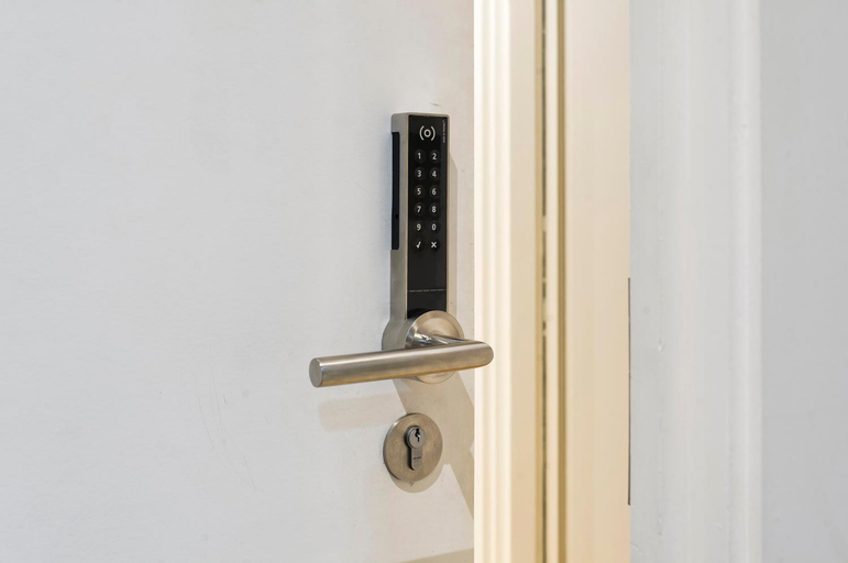 Others 5, Red Lion Court by City2Stay, London
