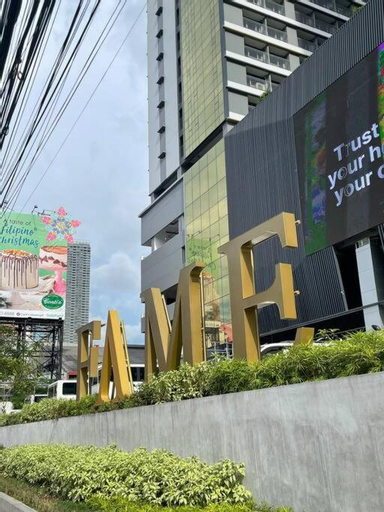 Beautiful 1BR balcony w/65UHDTV Wifi Netflix, pool, Mandaluyong