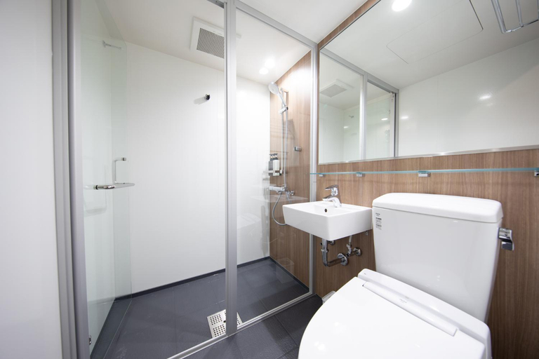 Bathroom 18