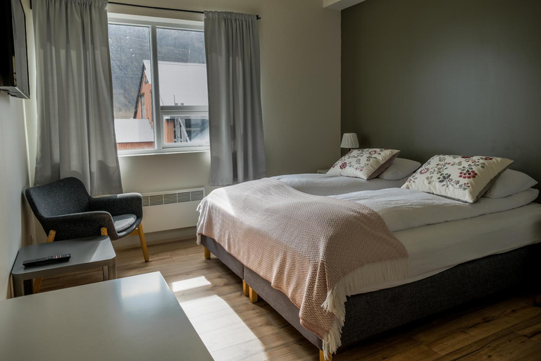Bedroom 12