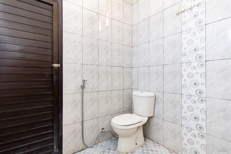 Bathroom 3, SN Guest House near Trans Studio Mall Bali, Denpasar