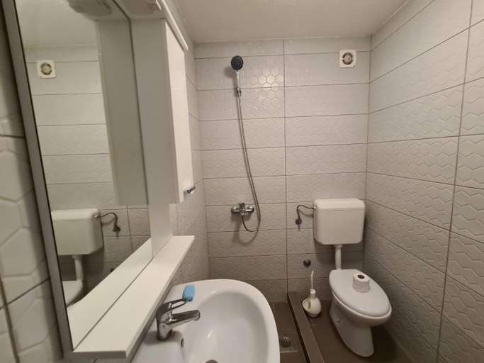 Bathroom 4, M2 Sobe, Trebinje