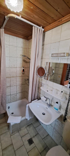 Bathroom 2, Haus Jupp, Cham