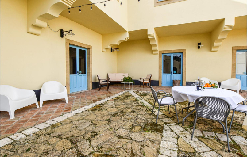 Others 3, Awesome Home In Caltagirone, Catania