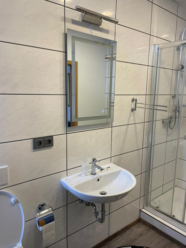 Bathroom 19