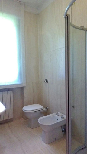 Bathroom 3, Villa le Noci, Piacenza