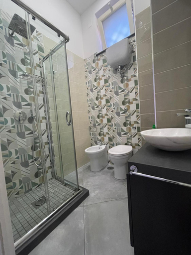 Bathroom 3, Villa Aura, Napoli