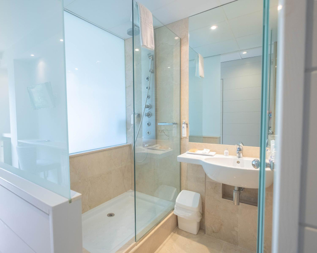 Bathroom 5, S'Agaro Hotel Wellness & Spa, Girona