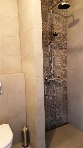 Bathroom 17