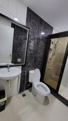 Bathroom 7