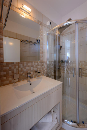 Bathroom, Vardia Bay Studios, South Aegean