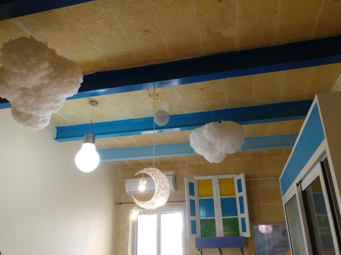 Others 3, Triesti Home