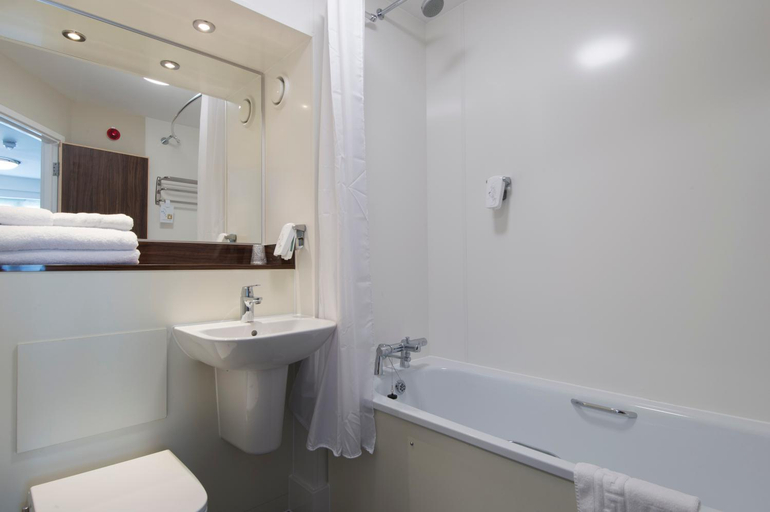 Bathroom 5, Kings Chamber by Marston's Inns, Doncaster