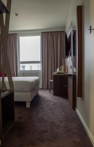 Bedroom 12
