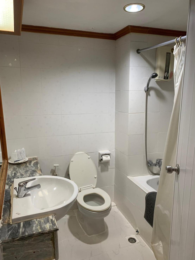 Bathroom, Imperial Sakon Hotel, Muang Sakon Nakhon