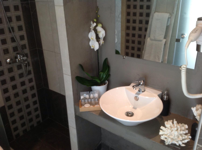 Bathroom 4, Galaxy City Hotel, East Macedonia and Thrace