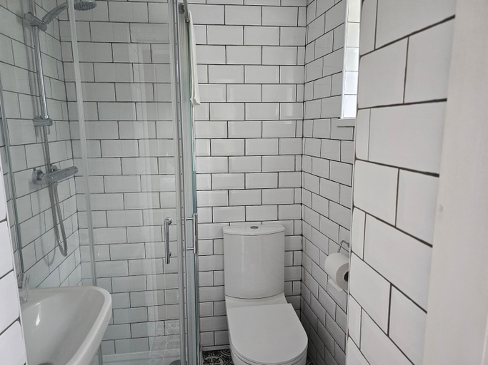 Others 4, The Ivernia hotel, Lincolnshire