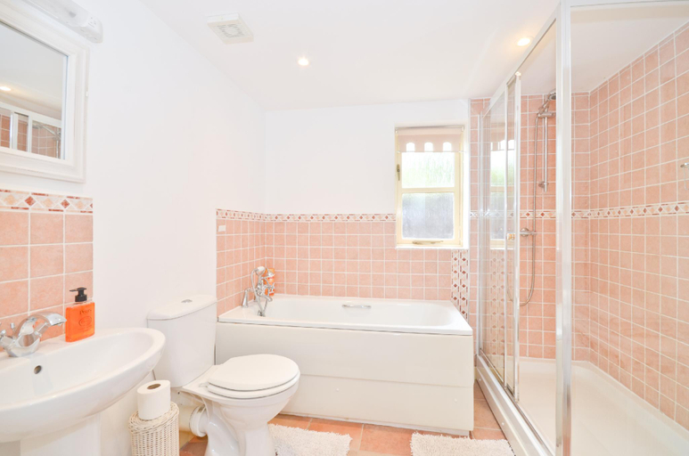 Bathroom 3, The Hayloft, Isle of Wight
