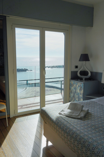 Others 5, VILLA RITA SEA FROT VIEW, Imperia