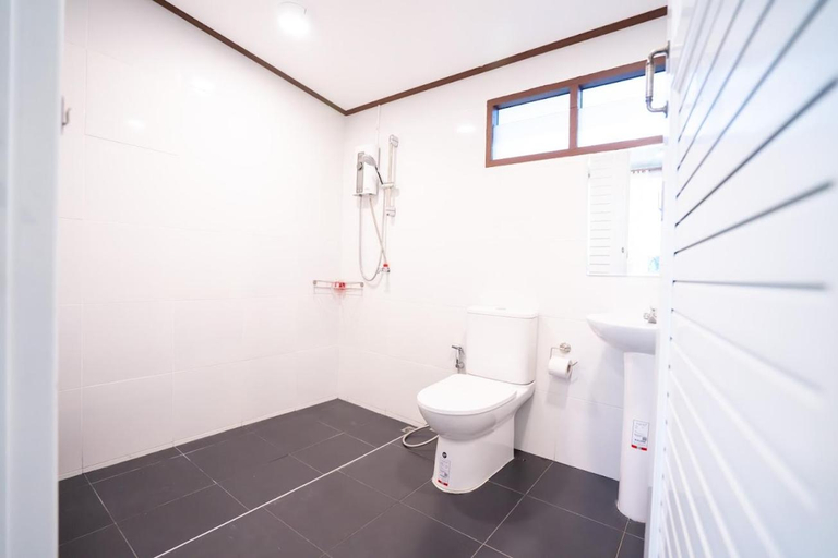 Bathroom 3, De MALA, Thung Saliam
