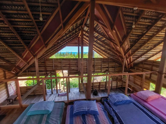 4, Secret Bay Panama, Lahugala