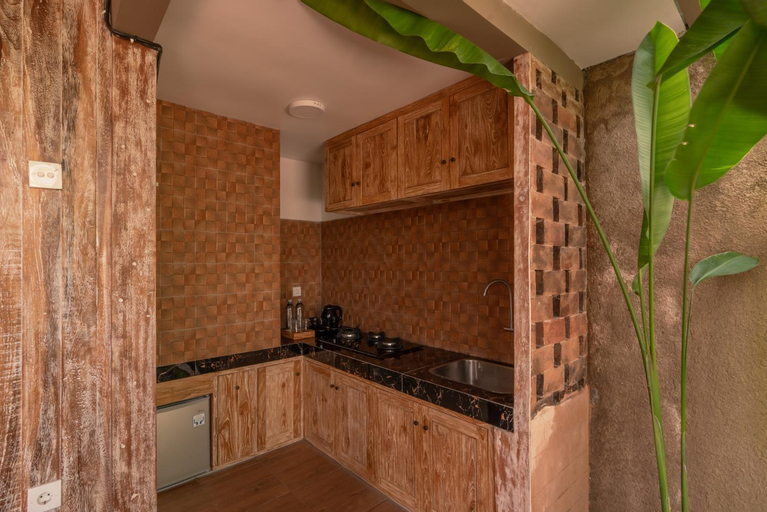 Dining Room 4