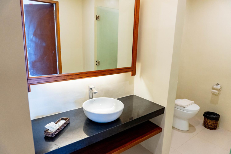 Bathroom 19
