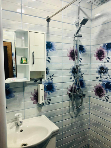 Bathroom 3, Har-Mar Hotel