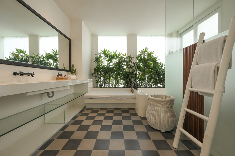 Bathroom 23