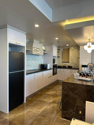 Dining Room 9