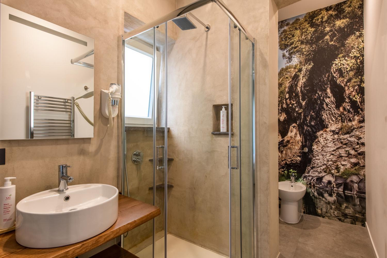 Bathroom 3, Villena Plaza by Wonderful Italy, Palermo