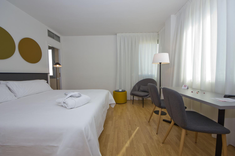 Bedroom 2, Aparthotel Atenea Valles, Barcelona