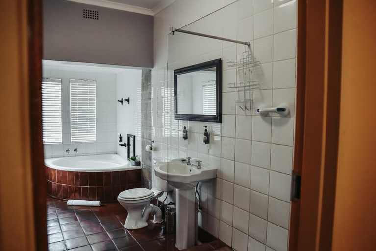 Bathroom 3, Amaziah Guesthouse, John Taolo Gaetsewe