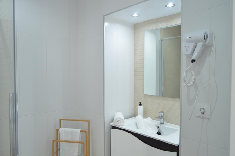 Bathroom 4, ALCAZAR VIEJO PARKING Tourist Cordoba, Córdoba