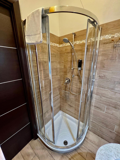 Bathroom 15