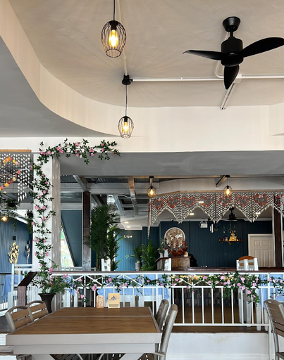 Food & Drinks 4, IP Plus Beach Resort, Pattaya