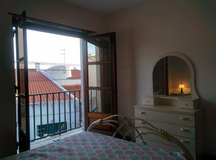Bedroom 2, La em Cima, Sesimbra