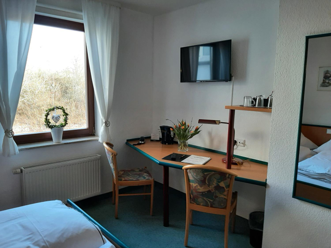 Bedroom 2, Hotel & Restaurant Eichholz, Kassel