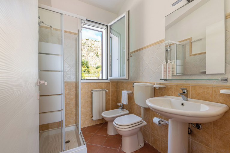 Bathroom, Casa Lia e Nino a San Vito Lo Capo by Wonderful Italy, Trapani