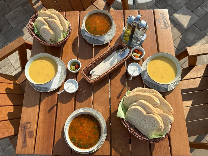 Food & Drinks
