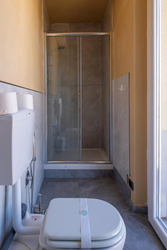 Bathroom 10