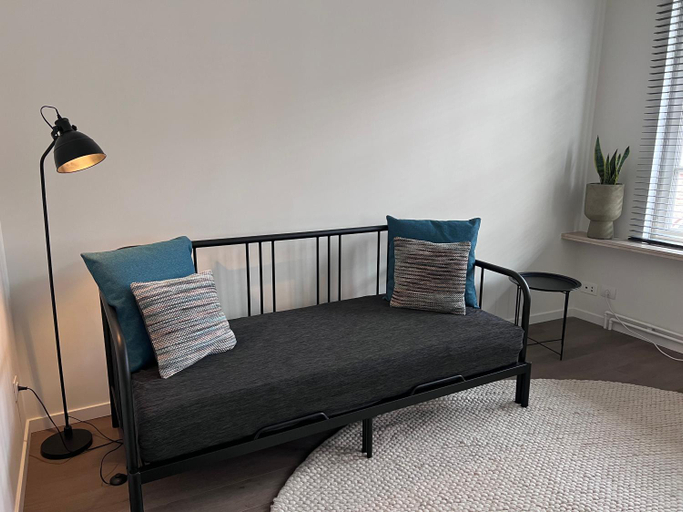 Others 3, Maison Georges, Antwerpen