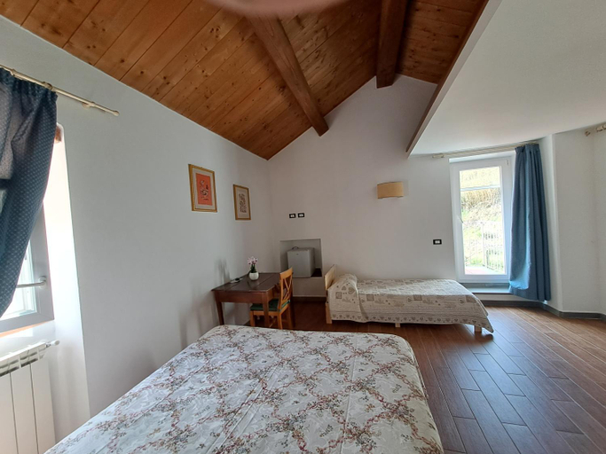 Bedroom 2, B&B La Casina Rosa La Spezia, La Spezia