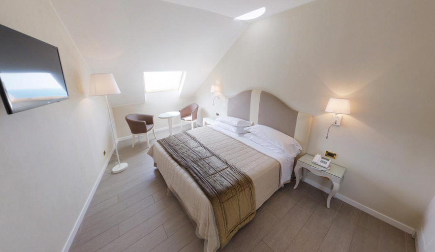Bedroom 14