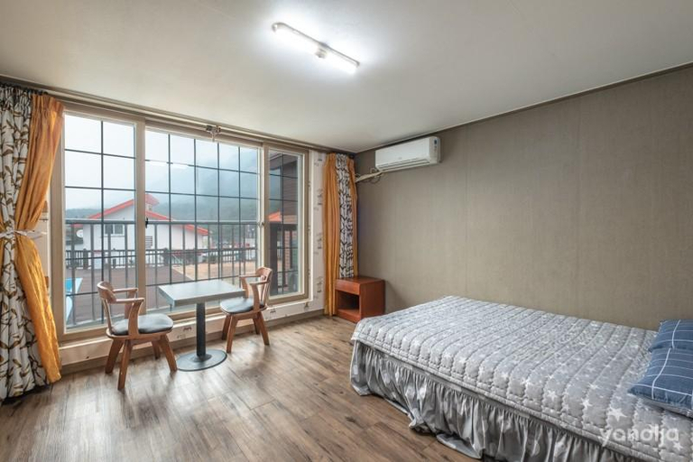 Bedroom 2, Fortune Lake and Pine Pension, Pocheon