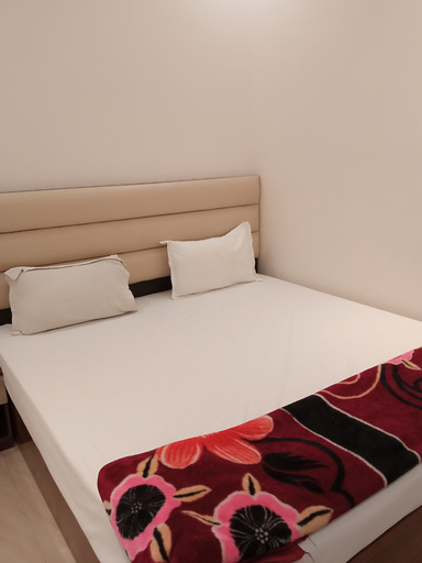 Bedroom 1, RBS Hotel And Lawn, Faizabad