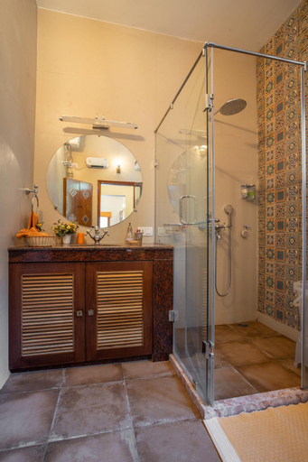 Bathroom 9