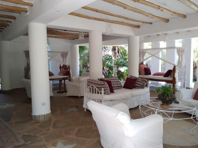 Others 5, Mwezi Nyota, Malindi