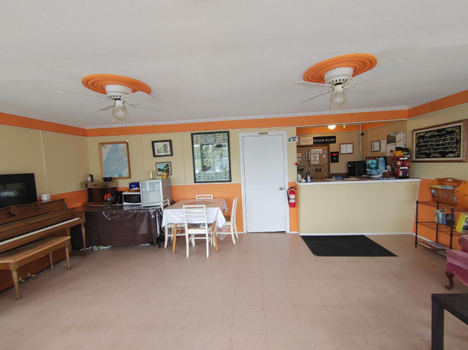 Others 5, Highland Motel, Cape Breton
