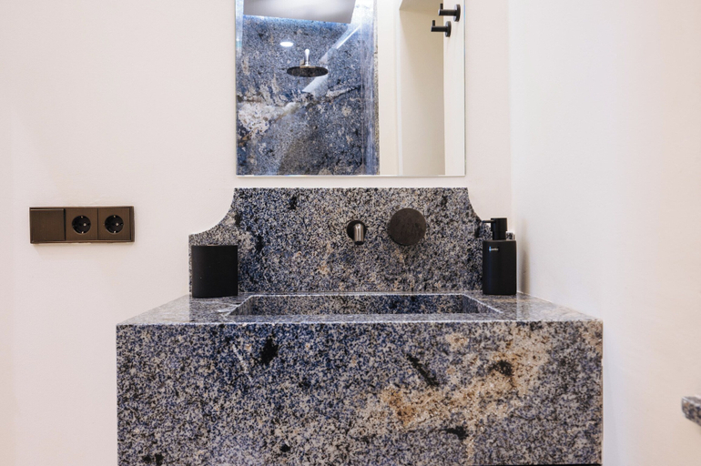 Bathroom, Luxurious Apartment with Patio and Pool, Sevilla